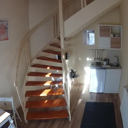 Black & White - White *