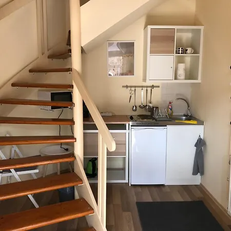 Apartment Black & White - White *