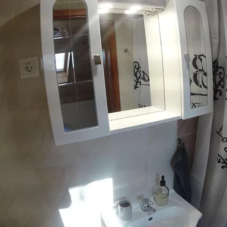 Black & White - White Διαμέρισμα *