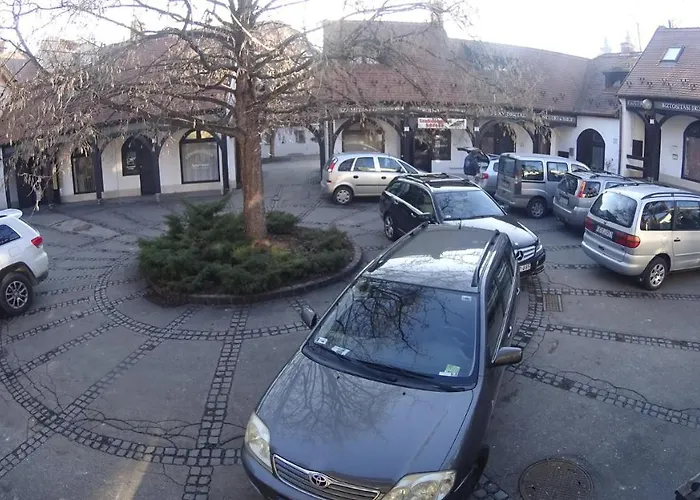 Black & White - White アパート