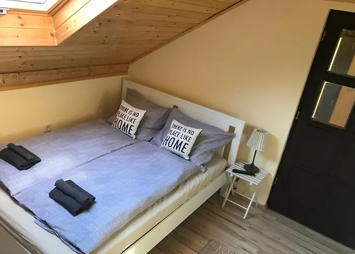 アパート Black & White - White