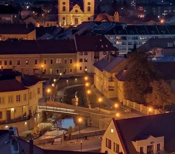 Black & White - White アパート *